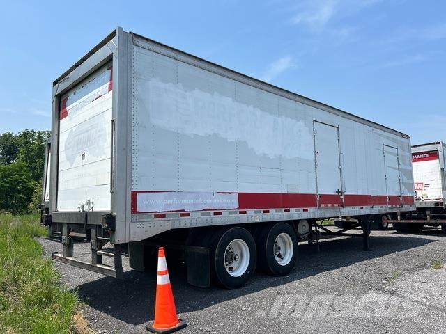 Great Dane  Kylmä-/Lämpökoripuoliperävaunut