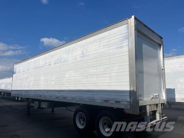 Great Dane  Kylmä-/Lämpökoripuoliperävaunut