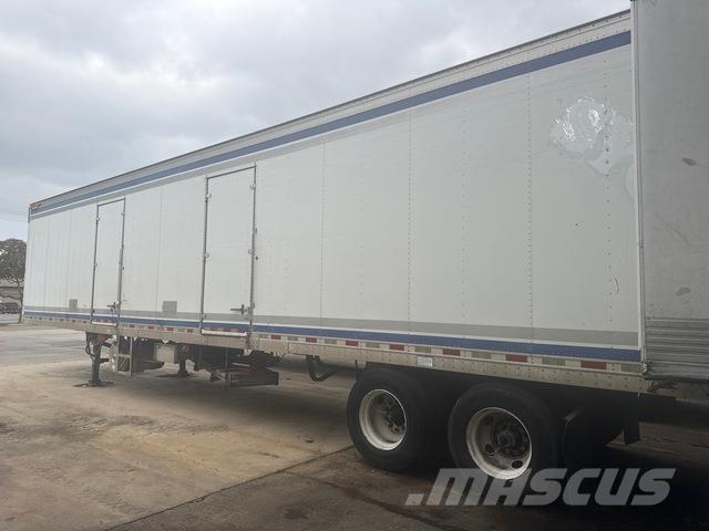 Great Dane  Kylmä-/Lämpökoripuoliperävaunut