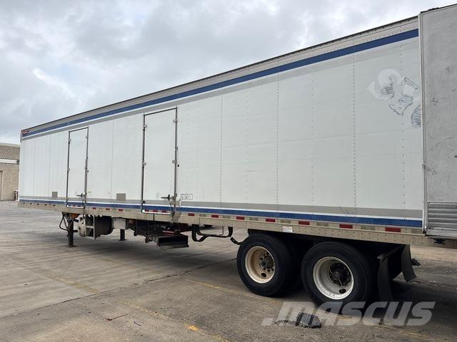 Great Dane  Kylmä-/Lämpökoripuoliperävaunut