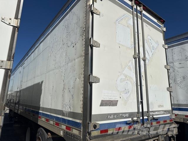 Great Dane  Kylmä-/Lämpökoripuoliperävaunut