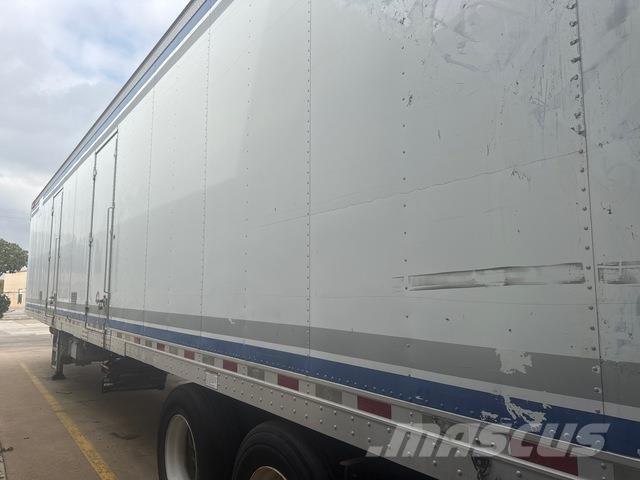 Great Dane  Kylmä-/Lämpökoripuoliperävaunut