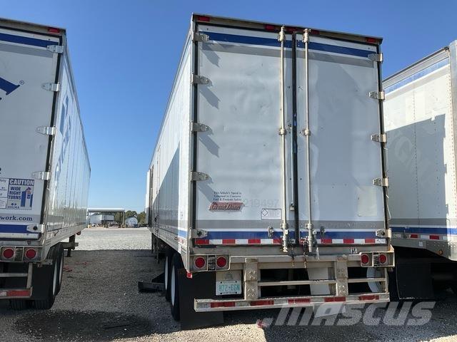 Great Dane  Kylmä-/Lämpökoripuoliperävaunut