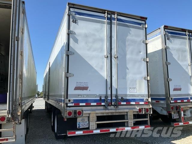 Great Dane  Kylmä-/Lämpökoripuoliperävaunut