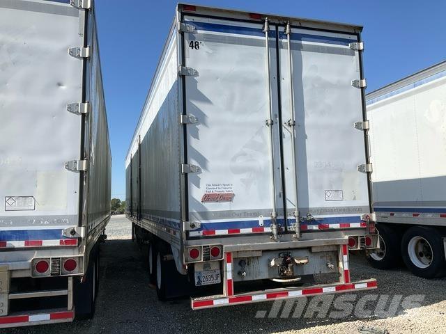 Great Dane  Kylmä-/Lämpökoripuoliperävaunut