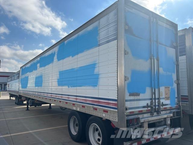 Great Dane  Kylmä-/Lämpökoripuoliperävaunut