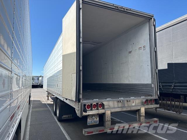 Great Dane  Kylmä-/Lämpökoripuoliperävaunut