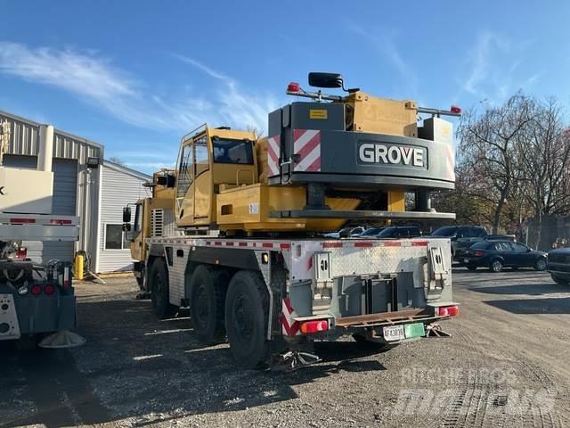 Grove GMK3055 Mobiilinosturit