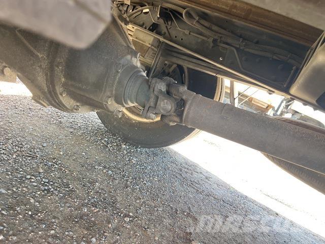 Hino 300 616 Kylmä-/Lämpökori kuorma-autot