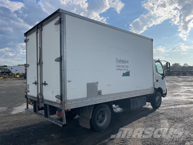 Hino 300 721 Umpikorikuorma-autot