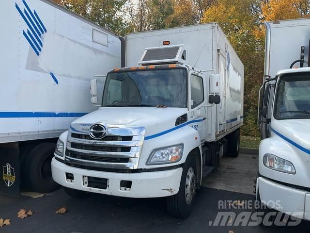 Hino 338 Umpikorikuorma-autot