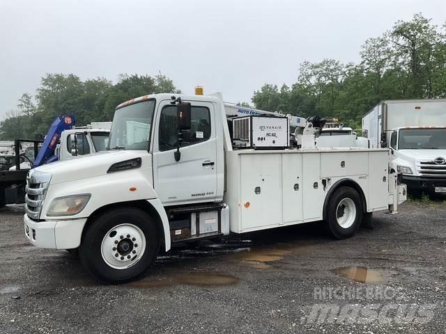 Hino 338 Tienhoitoautot