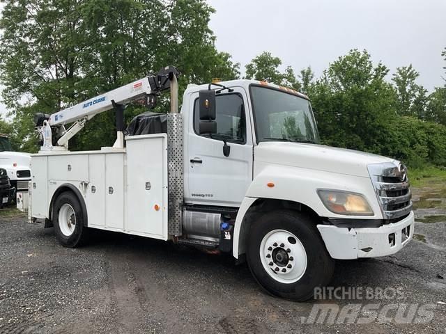 Hino 338 Tienhoitoautot