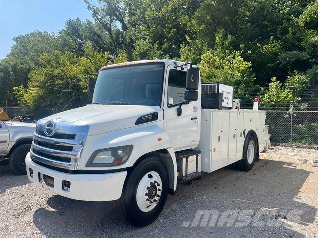 Hino 338 Tienhoitoautot