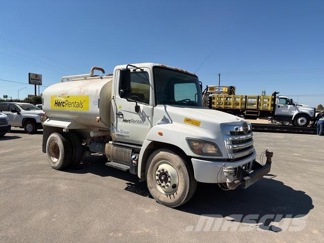 Hino 338 Vesisäiliöautot