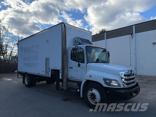 Hino 338 Umpikorikuorma-autot