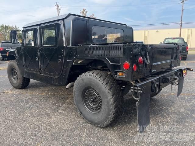 Hummer M11 Lava-autot