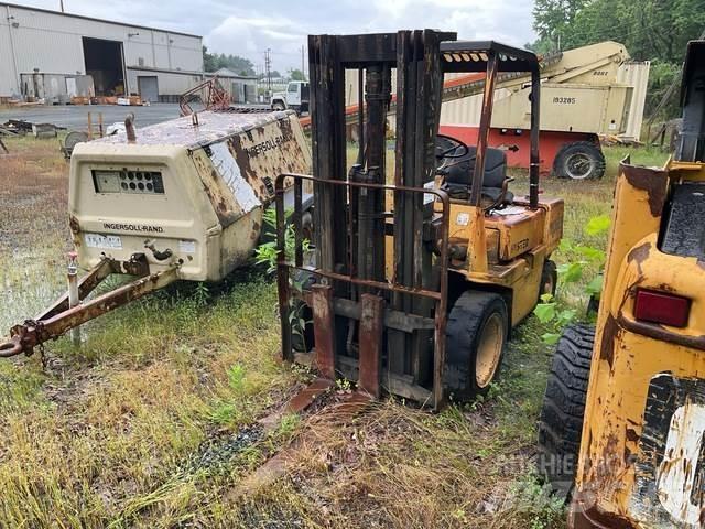 Hyster H68XL Maastotrukit