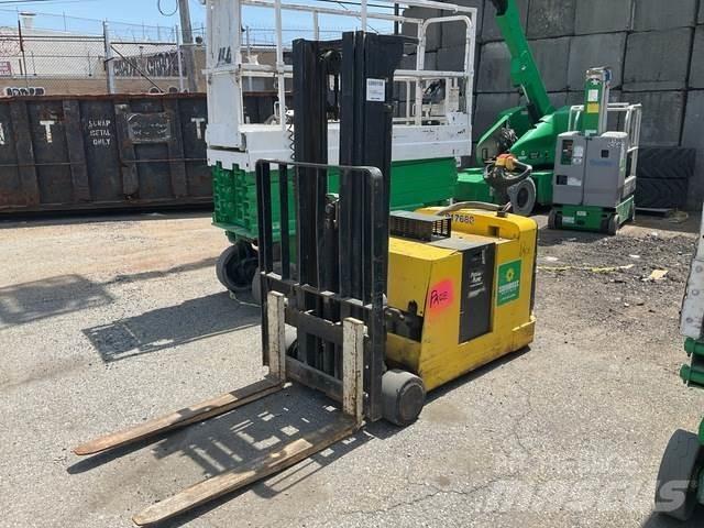 Hyster W30ZC Ajettavat pinoamisvaunut