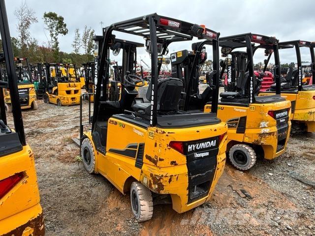 Hyundai 25B-9U Sähkötrukit