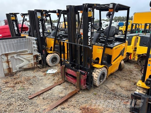 Hyundai 25B-9U Sähkötrukit