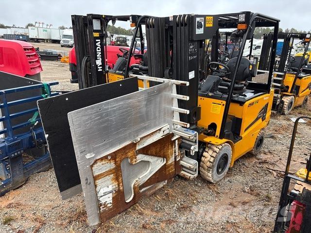 Hyundai 25B-9U Sähkötrukit