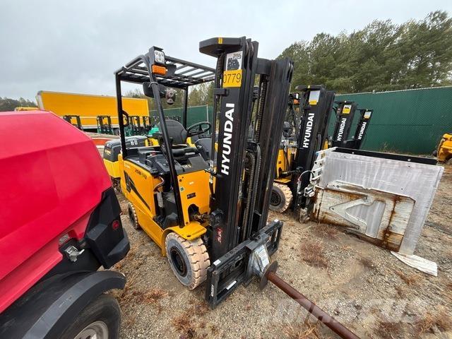 Hyundai 25B-9U Sähkötrukit