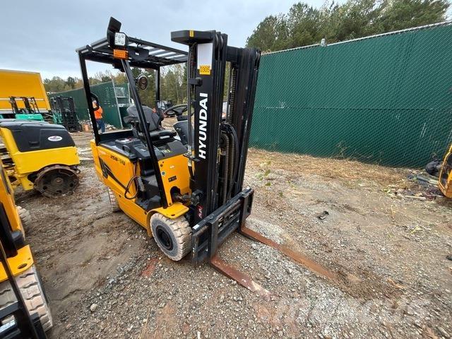 Hyundai 25B-9U Sähkötrukit