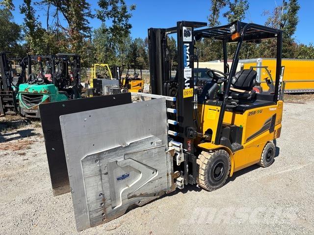 Hyundai 25B-9U Sähkötrukit