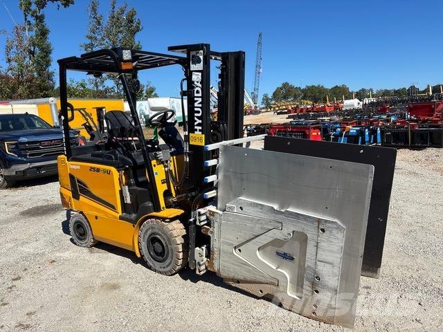 Hyundai 25B-9U Sähkötrukit