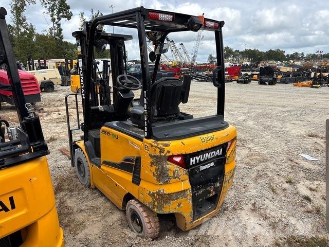 Hyundai 25B-9U Sähkötrukit