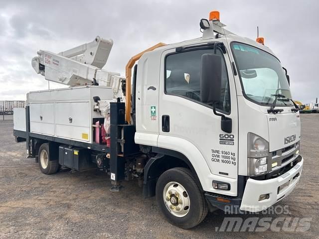 Isuzu FRR600 Nostolava-autot