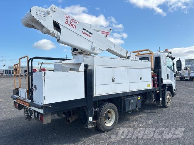 Isuzu FRR600 Nostolava-autot