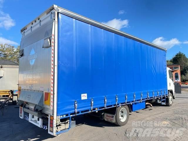 Isuzu FSD 850 Pressukapelli kuorma-autot