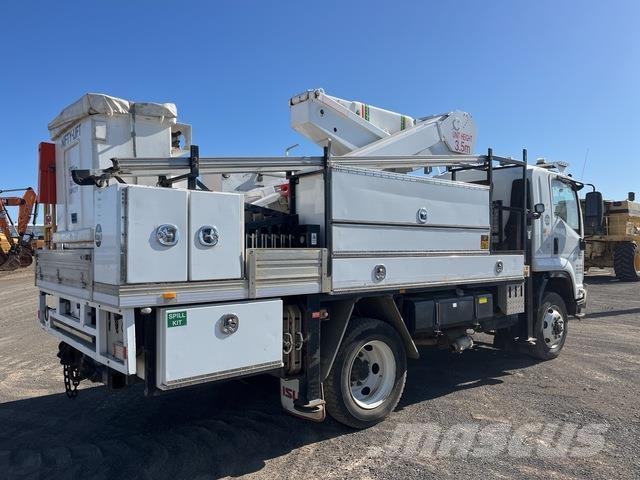 Isuzu FSS550 Nostolava-autot