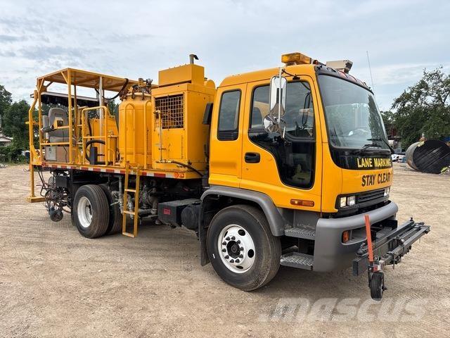 Isuzu FTR Tienhoitoautot