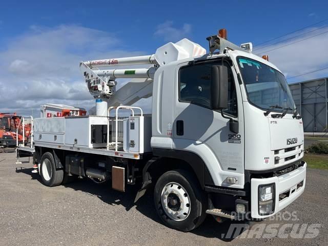 Isuzu FTR900 Nostolava-autot