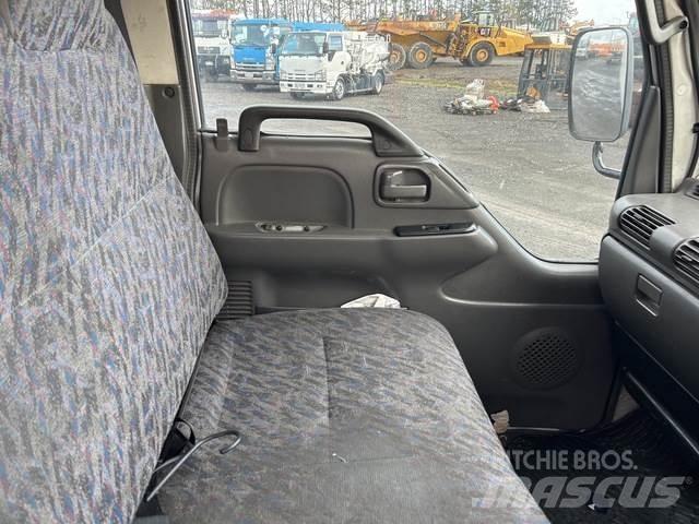 Isuzu NKR300s Muut koneet