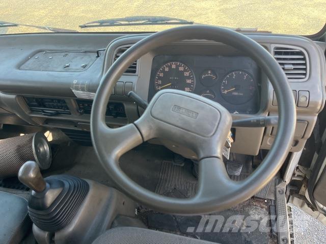 Isuzu NPR 400 Kylmä-/Lämpökori kuorma-autot