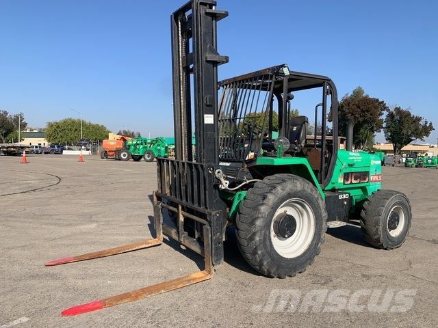 JCB 930 Maastotrukit