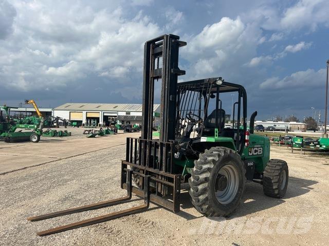 JCB 930 Maastotrukit