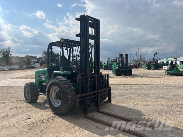 JCB 930 Maastotrukit