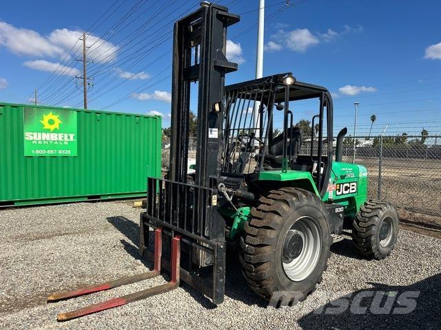 JCB 930 Maastotrukit