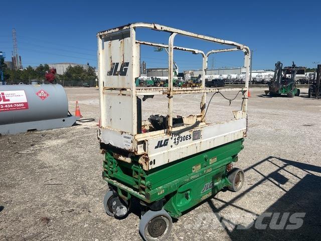 JLG 1930ES Saksilavat