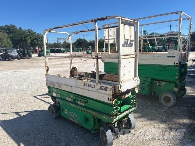 JLG 1930ES Saksilavat