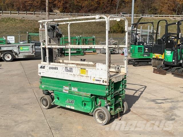 JLG 1930ES Saksilavat