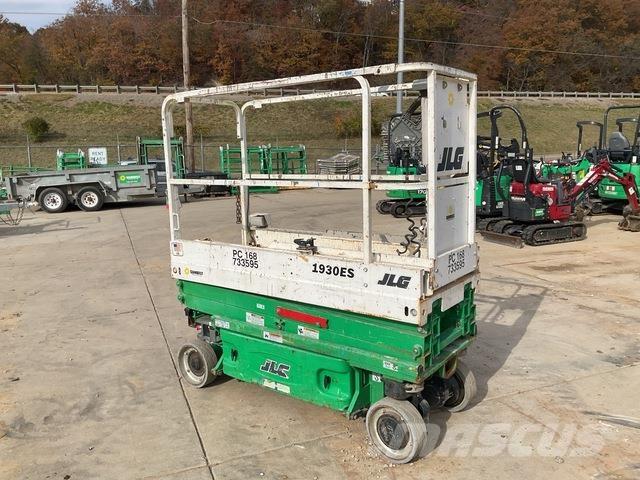 JLG 1930ES Saksilavat