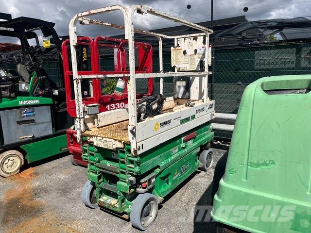 JLG 1930ES Saksilavat