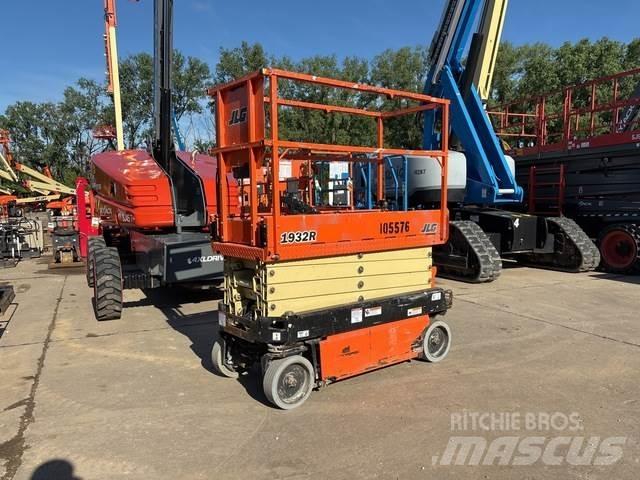 JLG 1932R Saksilavat