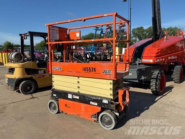 JLG 1932R Saksilavat